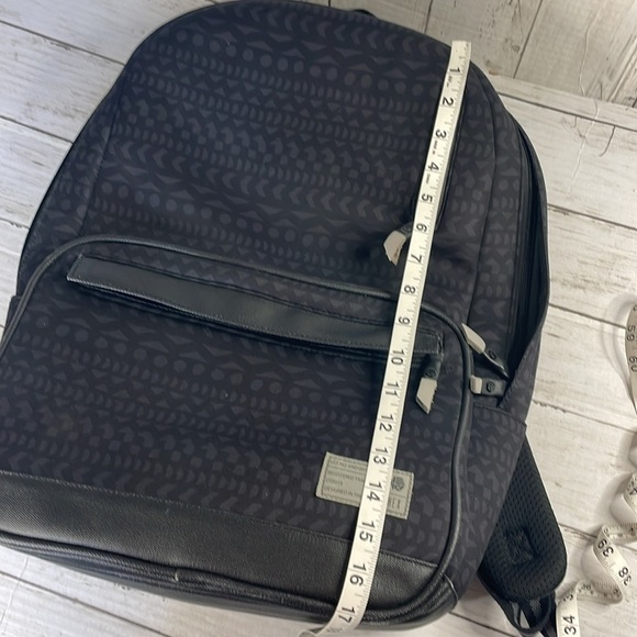 HEX Kindred SIgnal Unisex Black and Charcoal Backpack - Picture 10 of 13